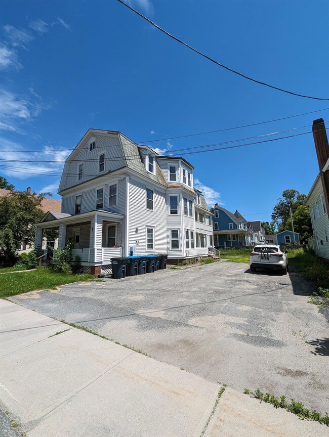 400 Cliff St unit 2, Saint Johnsbury, VT 05819 - photo 2