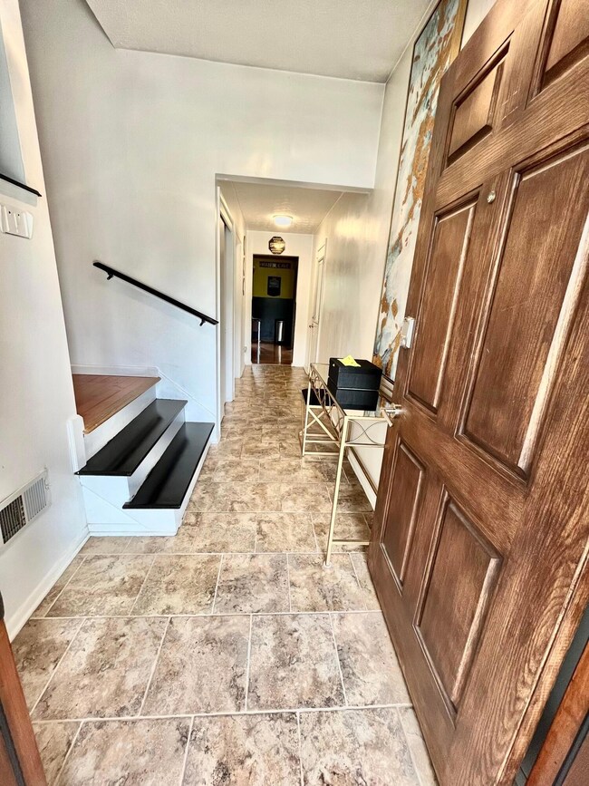 2066 Nobleshire Rd, Columbus, OH 43229 - photo 4