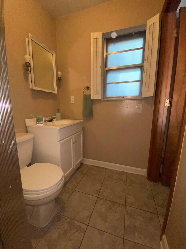 Full Bath off Family Room