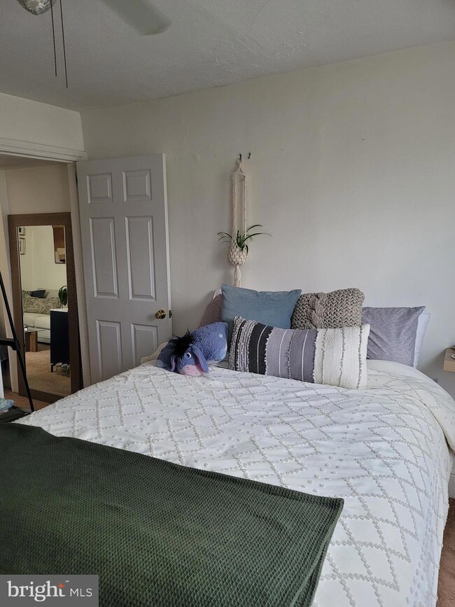 525 Spring Mill Ave unit 2, Conshohocken, PA 19428 - photo 5