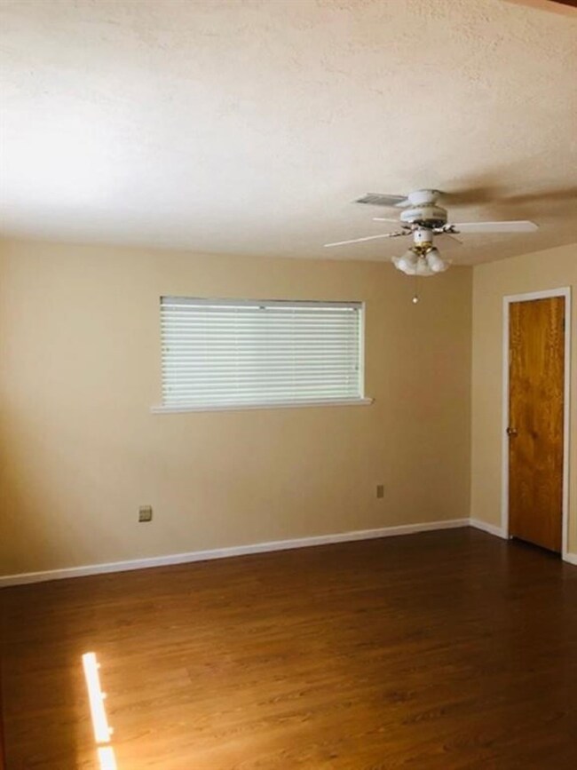 13240 Reeves Cemetary Rd, Old River-Winfree, TX 77535 - photo 5