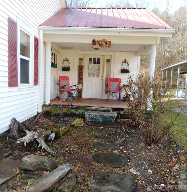 821 Charlie Brown Rd, Burnsville, NC 28714 - photo 4