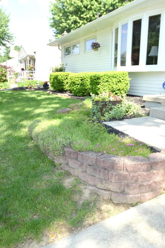 1914 E Beaumont Rd, Columbus, OH 43224 - photo 4