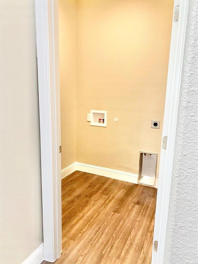 422 W Coffin St, Denison, TX 75020 - photo 5