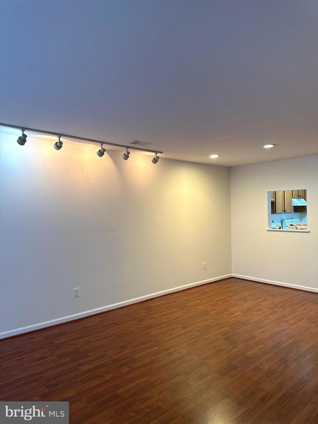 16262 Taconic Cir, Dumfries, VA 22025 - photo 5