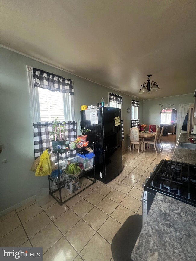 1125 Perry St, Reading, PA 19604 - photo 5