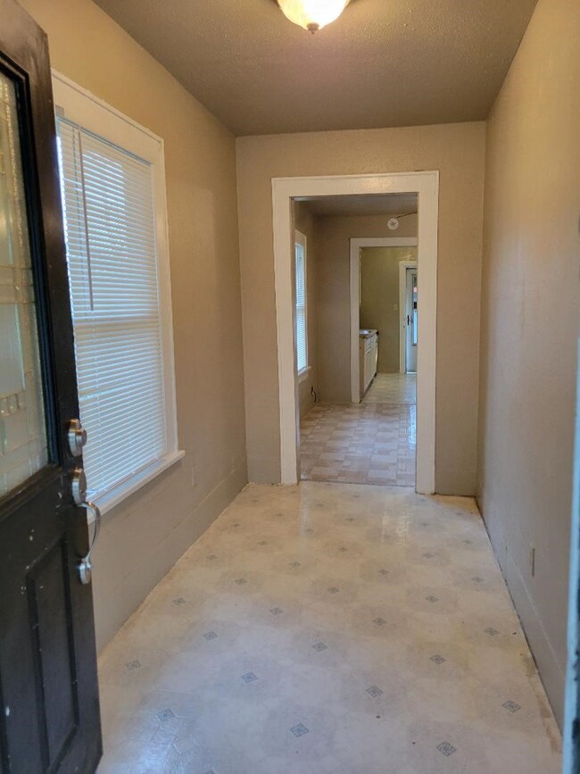 8116 Willow St, Houston, TX 77088 - photo 6