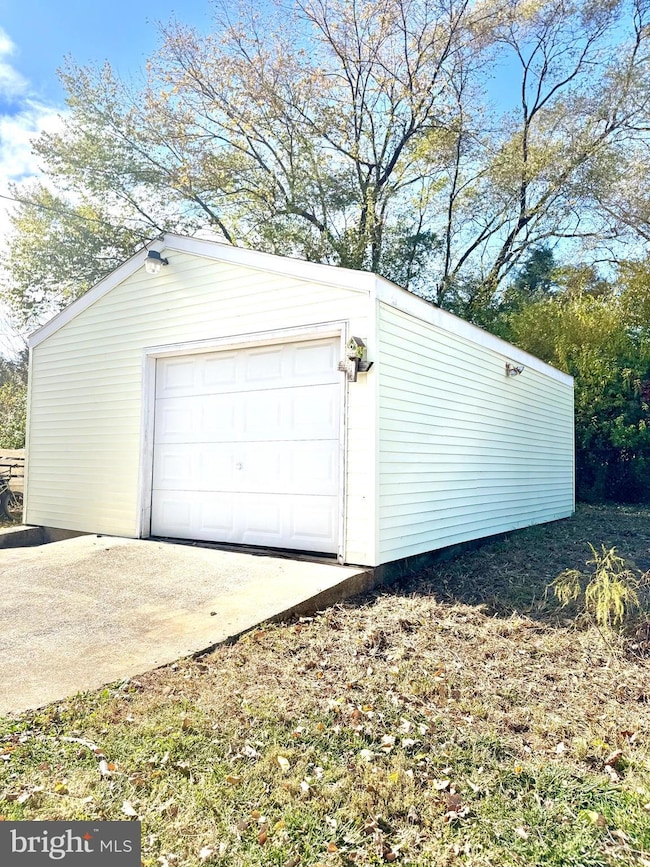 382 Fegan Rd, Bunker Hill, WV 25413 - photo 6