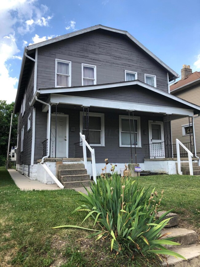 Lovely Front Yard