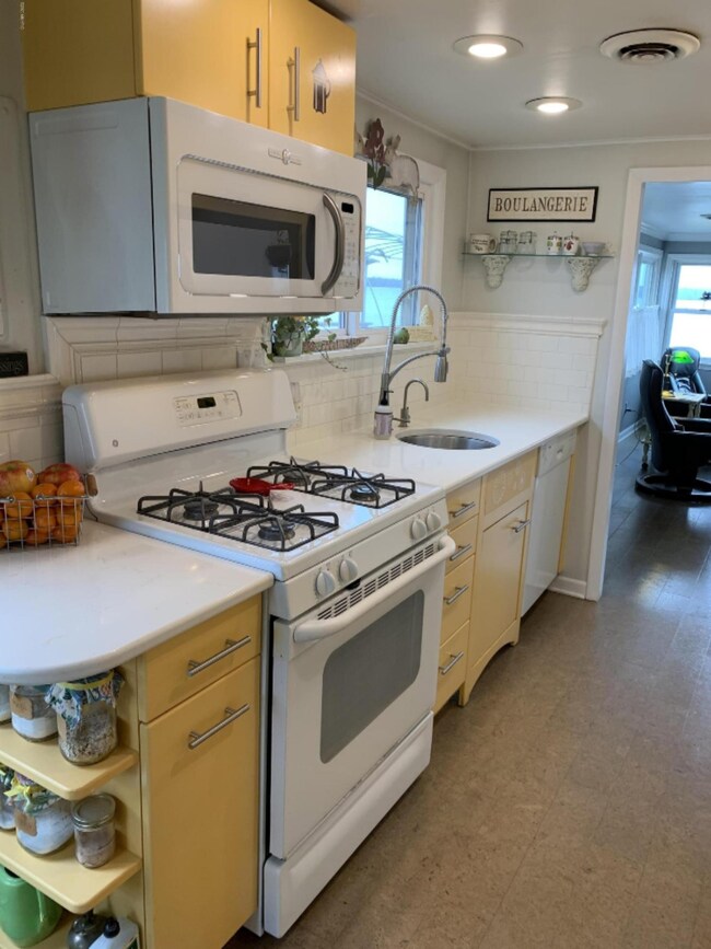 3247 Sandy Beach St, Wayland, MI 49348 - photo 2