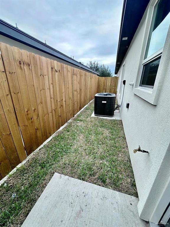 3800 N Robin Ave, Pharr, TX 78577 - photo 5