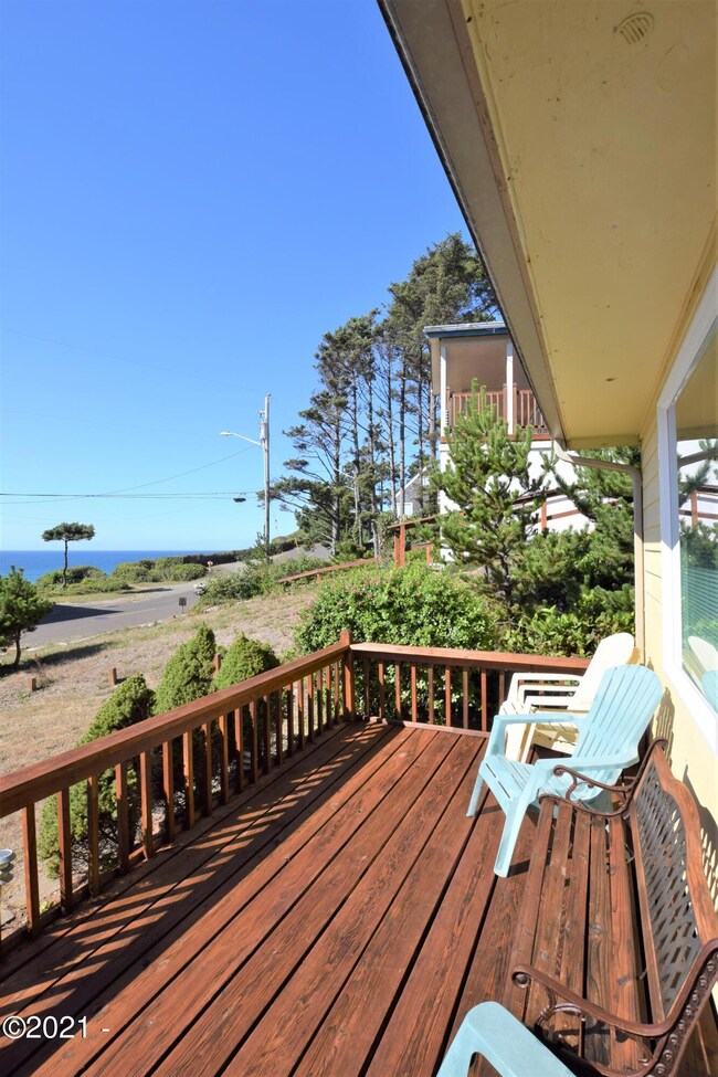 2480 SW Anchor Ave, Lincoln City, OR 97367 - photo 3