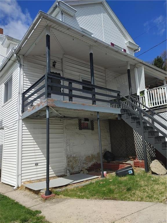 Back view & deck porch