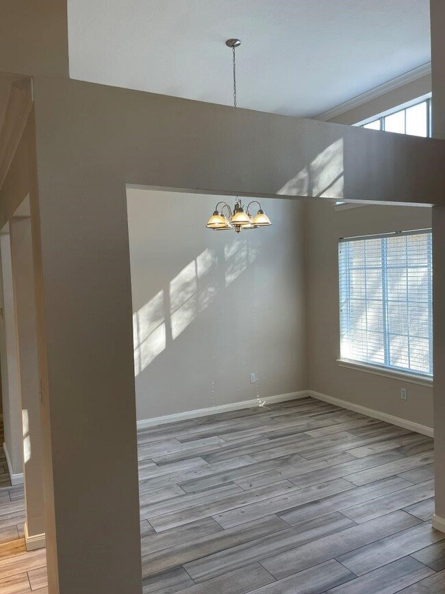 2628 Cliffdale St, Houston, TX 77091 - photo 5