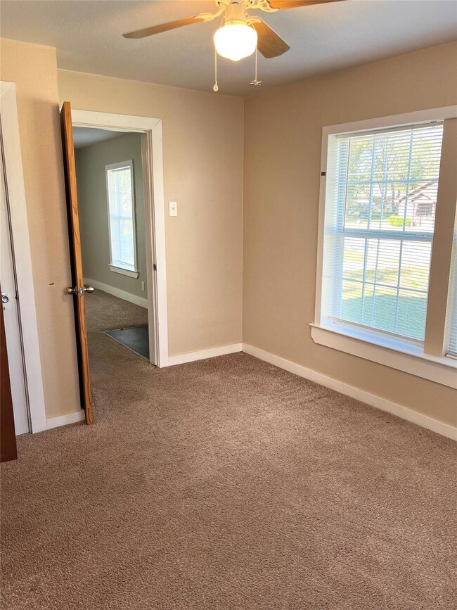 2820 W Elm St, Denison, TX 75020 - photo 4