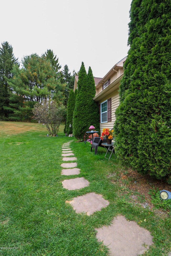 1024 State Rd, Effort, PA 18330 - photo 4