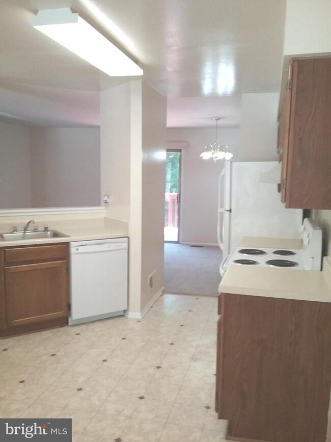 unlisted-address, Hyattsville, MD 20785 - photo 7