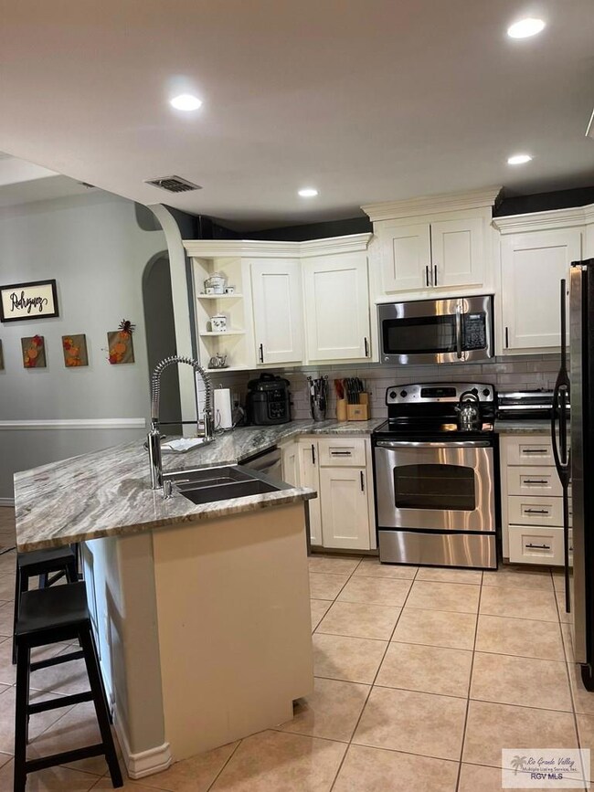 1906 Tomatillo Dr, Weslaco, TX 78596 - photo 5