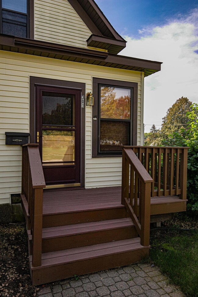 301 E Depue Ave, Olivia, MN 56277 - photo 6