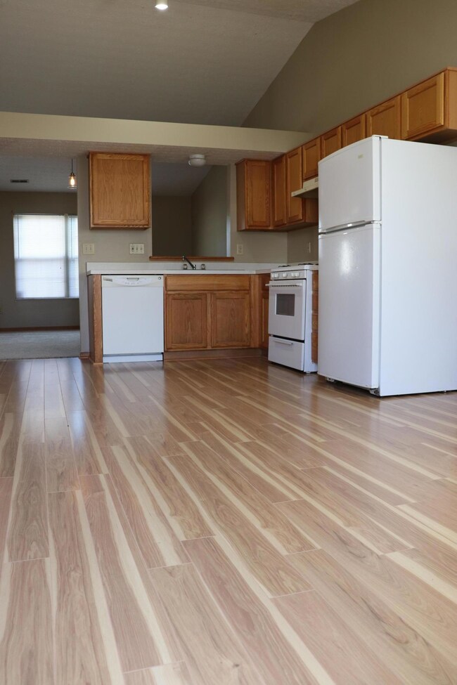 6806 Laburnum Dr, Canal Winchester, OH 43110 - photo 5