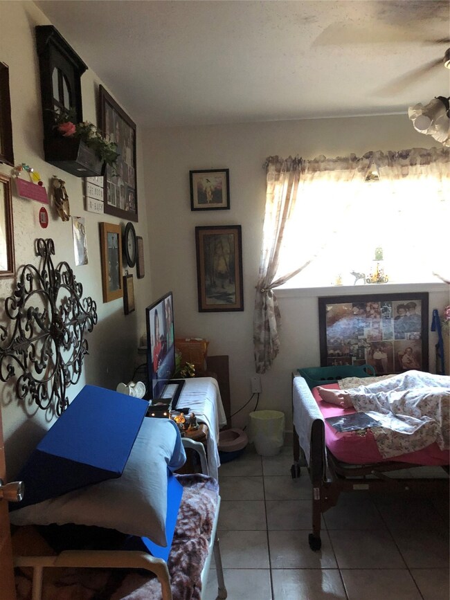 810 Point Blank Dr, Houston, TX 77038 - photo 6