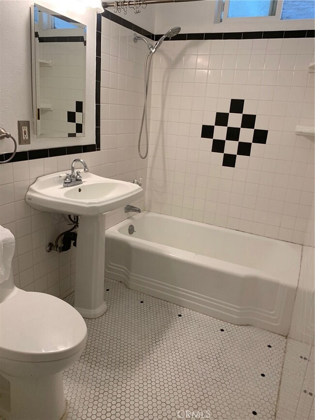 5703 Faculty Ave, Lakewood, CA 90712 - photo 7