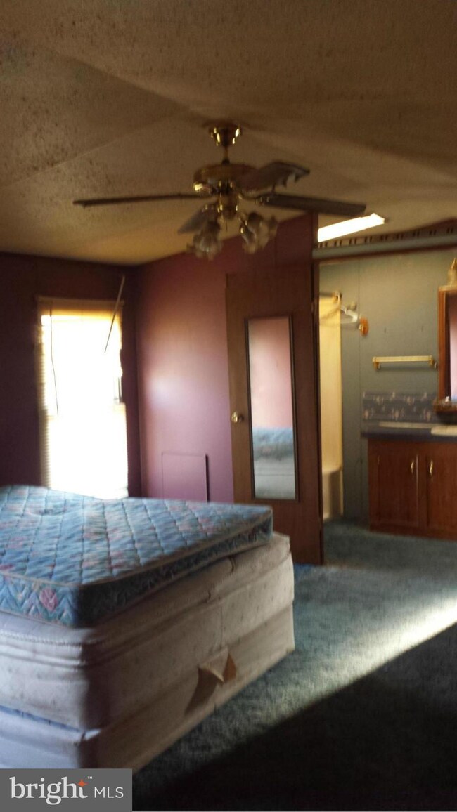 685 Hawk Nest Dr, Rio, WV 26755 - photo 6