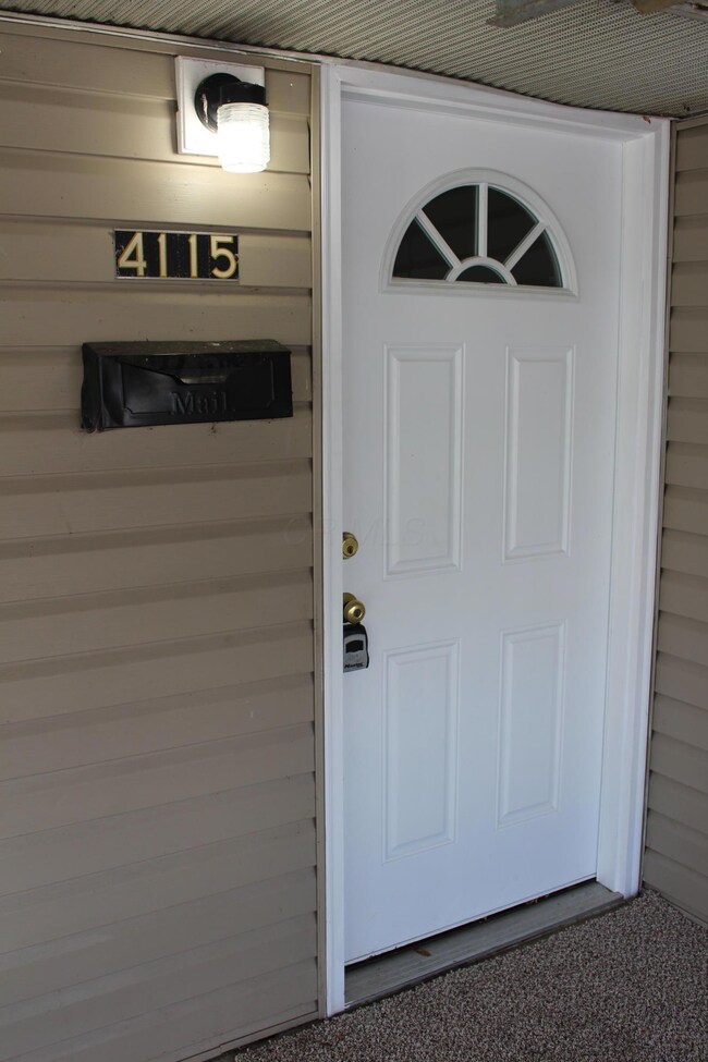4115 Virginia Cir E, Columbus, OH 43213 - photo 2