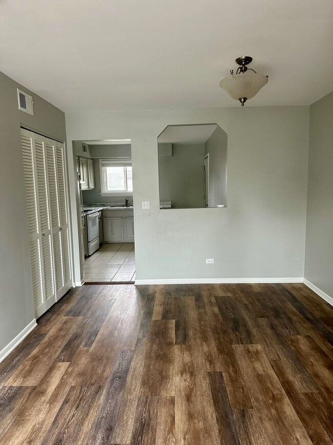 904 S Plum Grove Rd unit 301, Palatine, IL 60067 - photo 5