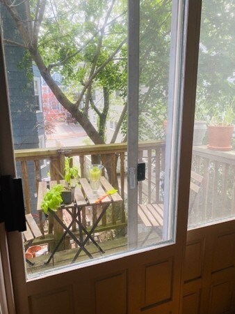 591 Franklin St unit 2, Cambridge, MA 02139 - photo 4