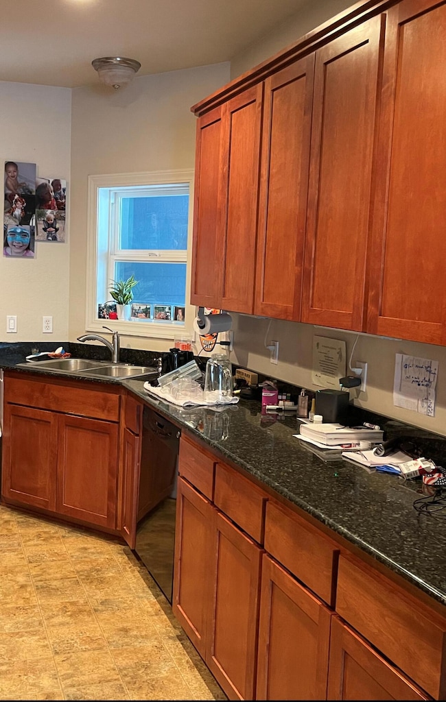 653 Blue Moon Dr, Central Point, OR 97502 - photo 5