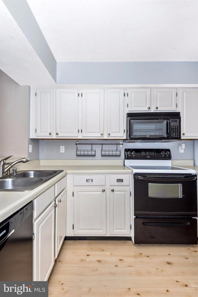 806 Stratford Way unit M, Frederick, MD 21701 - photo 5