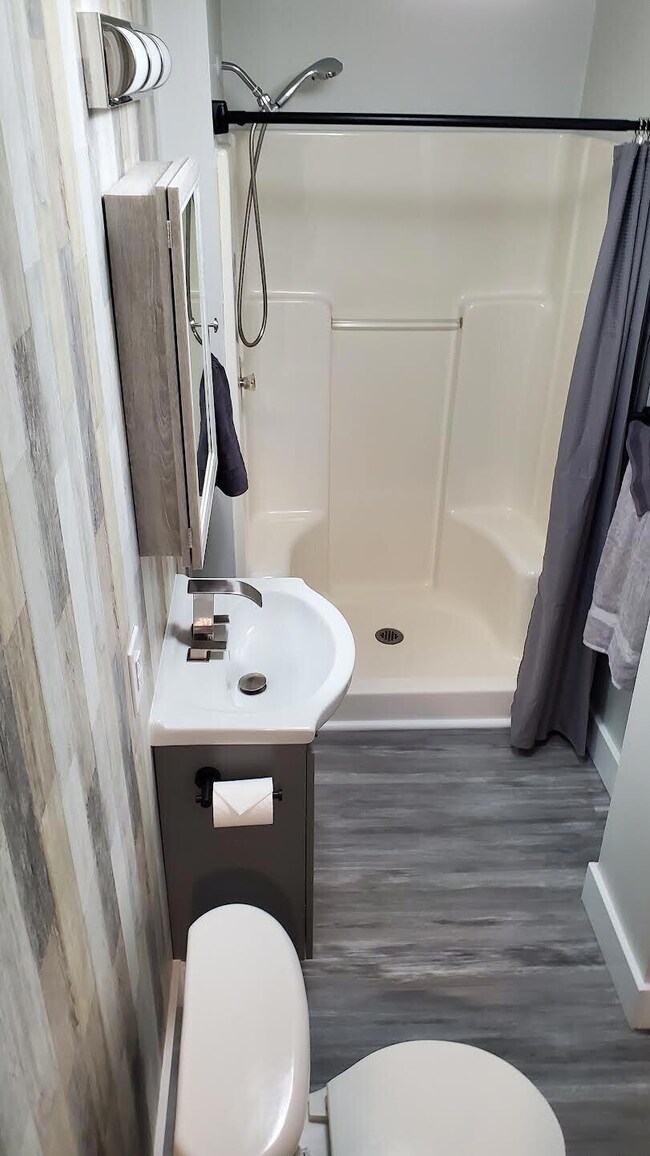 Bath walk in shower