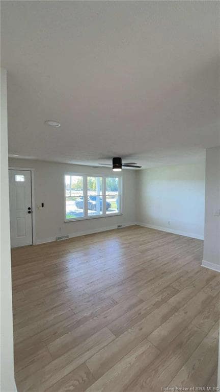 138 E Lovers Ln, Scottsburg, IN 47170 - photo 4