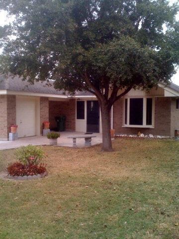 927 Katrin Dr, Alamo, TX 78516 - photo 2
