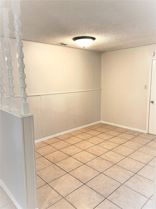 2010 Westwood Dr, Denton, TX 76205 - photo 7