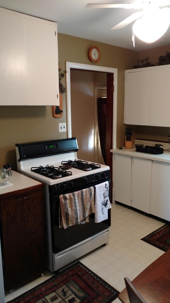TALBOT KITCHEN 2<|><|>