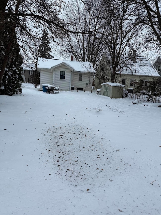 117 Bertch Ave, Waterloo, IA 50702 - photo 2