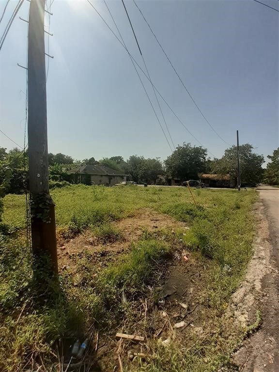 7001 Saint Augustine St, Houston, TX 77021 - photo 2