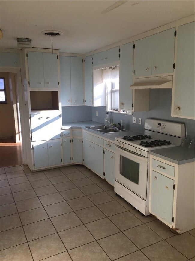 680 W County Line Rd, Springdale, AR 72764 - photo 5