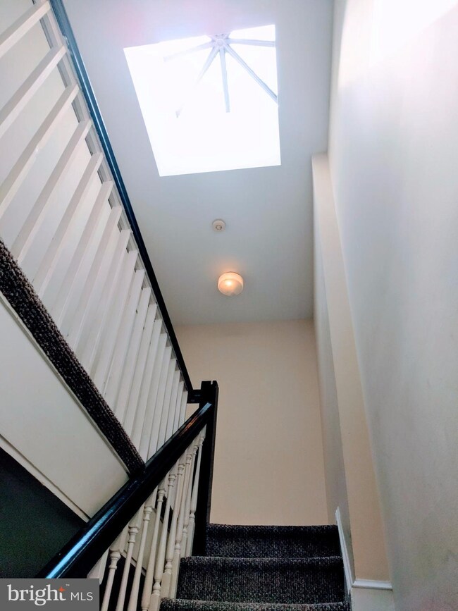 1300 35th St NW unit 2, Washington, DC 20007 - photo 4
