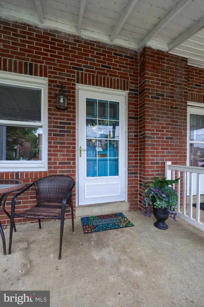 252 Locust St, New Holland, PA 17557 - photo 3