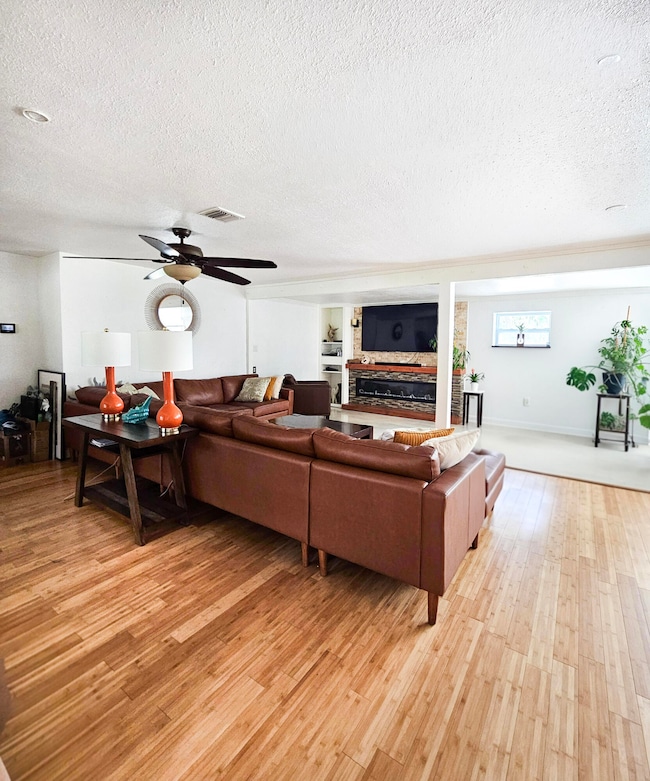 8818 Mathog Rd, Riverview, FL 33578 - photo 2