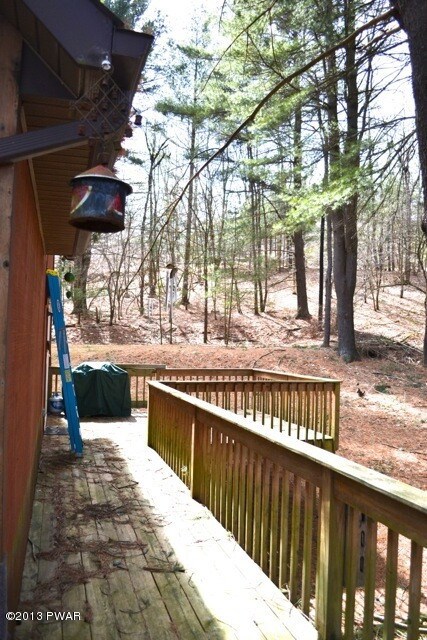 27 Covered Bridge Dr, Hawley, PA 18428 - photo 4