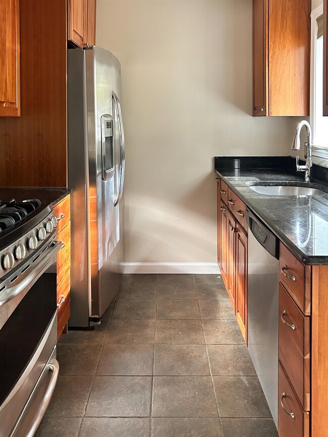 E5 Grandview Dr unit E5, South Burlington, VT 05403 - photo 5