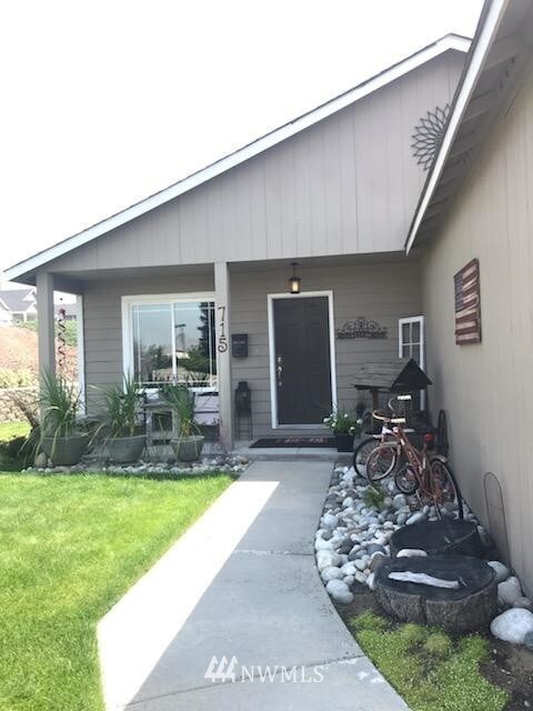 715 N Lyle Ave, East Wenatchee, WA 98802 - photo 4