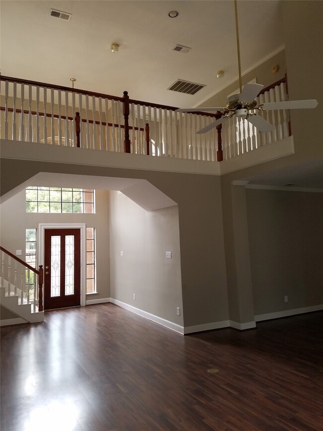 8002 Oakwood Garden St, Houston, TX 77040 - photo 5