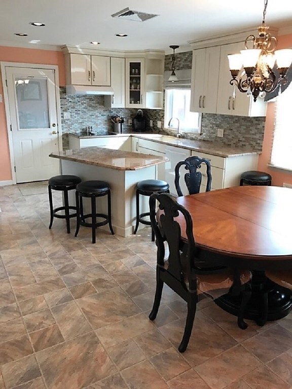 Wide Open Kitchen - Perfect for Entertaining!