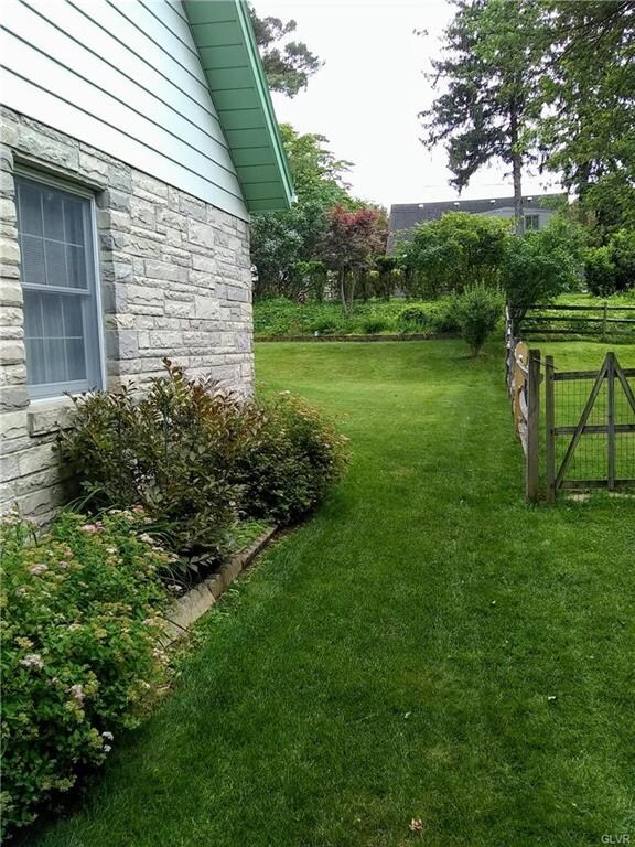 114 Fox St, Emmaus, PA 18049 - photo 2