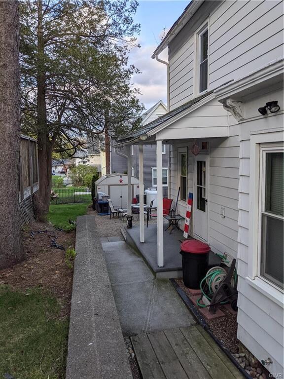 304 N Schanck Ave, Pen Argyl, PA 18072 - photo 3